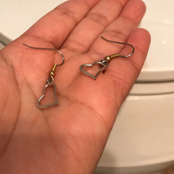 ⚡️FINAL PRICE⚡️ Heart Earrings - Picture 7 of 8